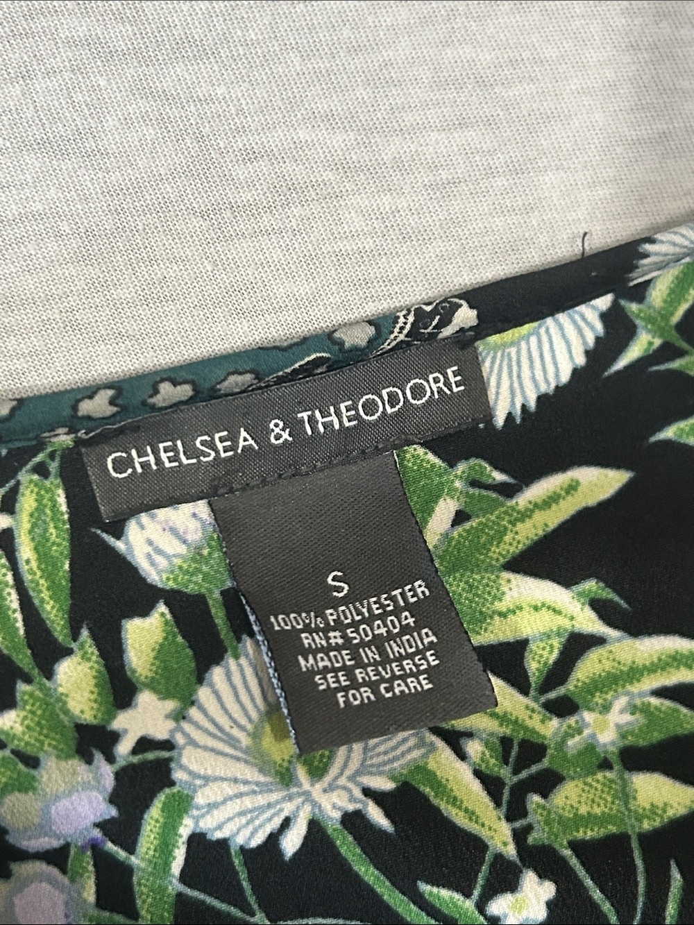 Chelsea & Theodore Black Floral Patchwork Blouse Sz S - Picture 3 of 6